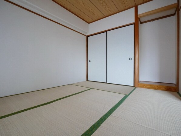 リフィーネめじろ台の物件内観写真